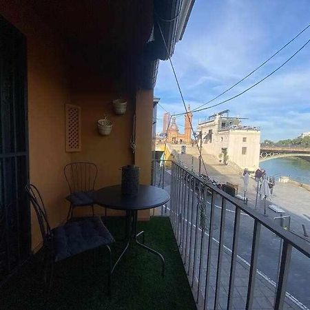 Apartamento Con Vistas Al Rio Sevilla Bagian luar foto